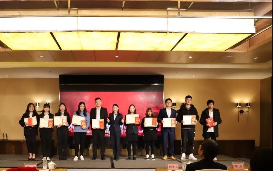 乐鱼app最新版下载-乐鱼(中国)篇|凝心聚力谱新篇,砥砺奋进铸辉煌!